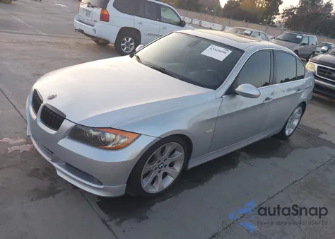 2006 BMW 330I z USA, uszkodzony, nr VIN WBAVB33506KR81997